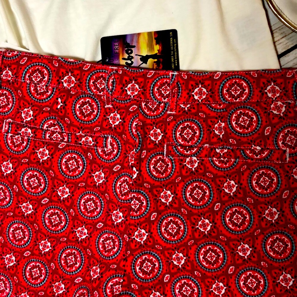NWT Stretchy Comfort BEBOP Medallion Shorts - Picture 6 of 8